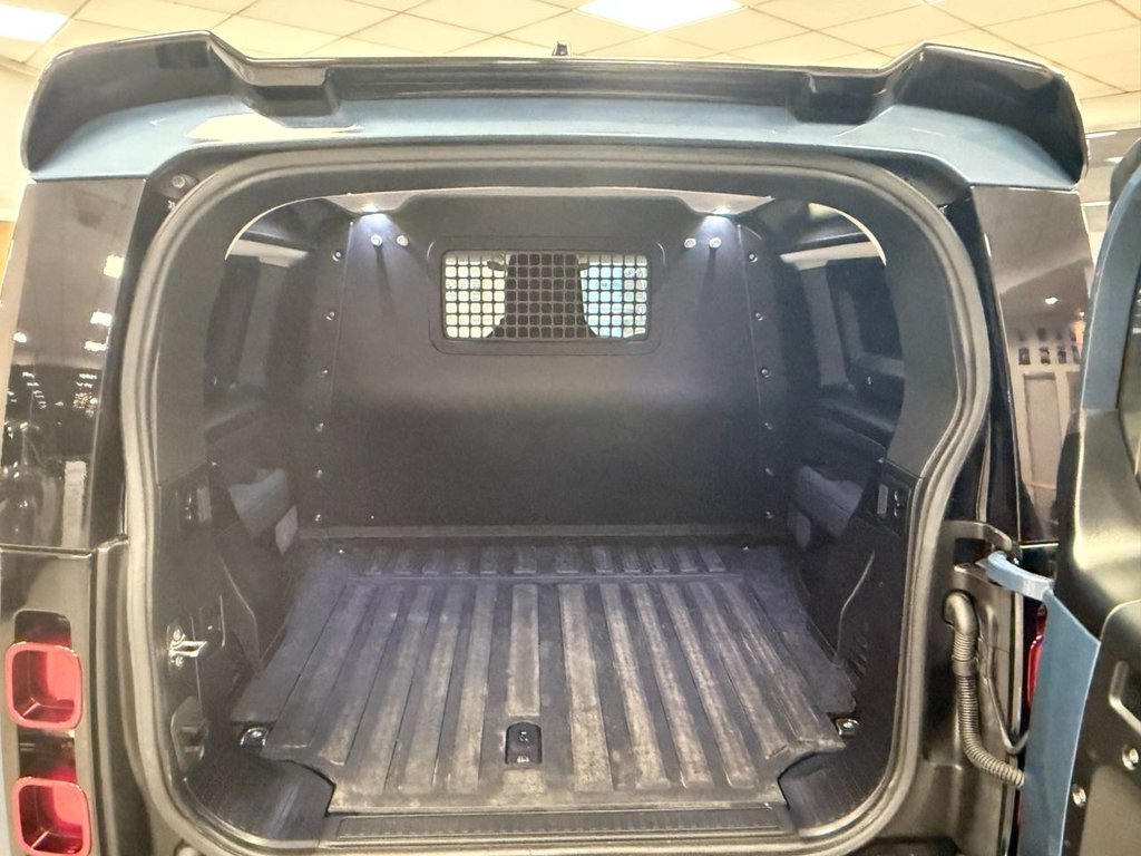 Used Land Rover Defender 2021 for sale - 77507049: Photo 7