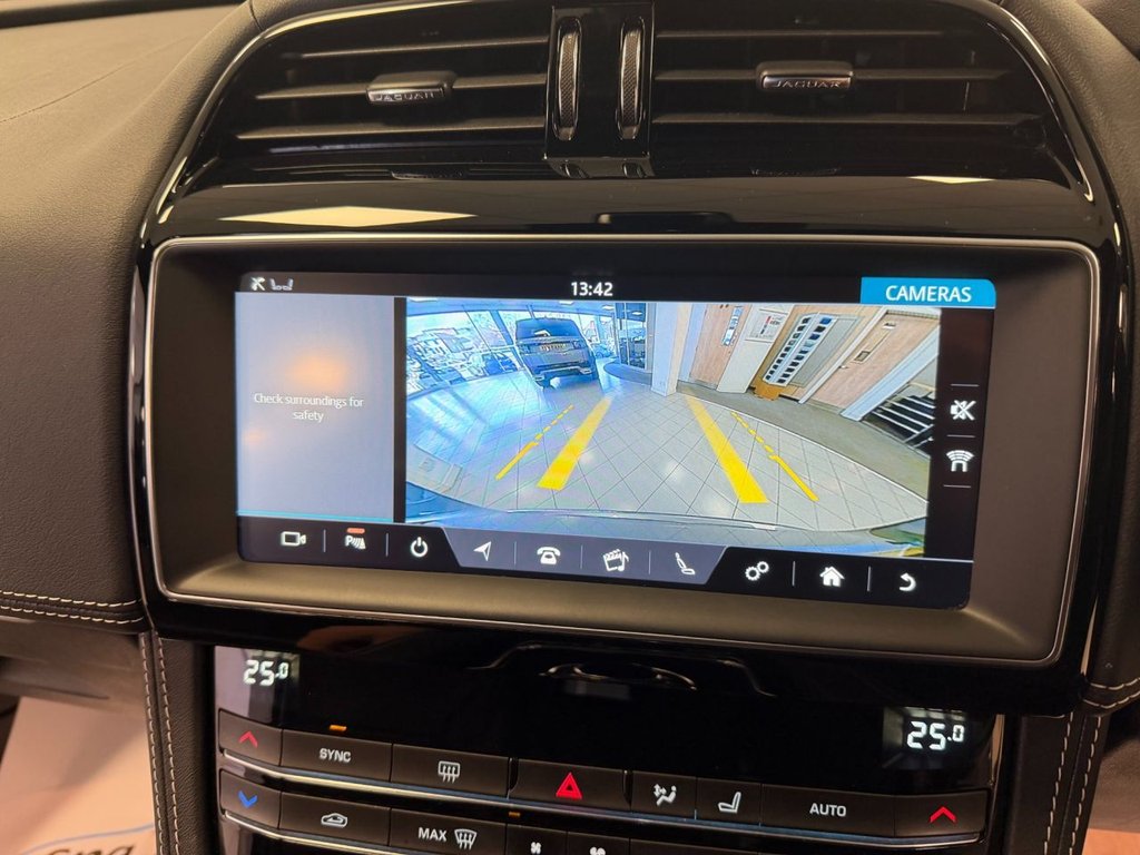 Used Jaguar F-Pace 2019 for sale - 77636806: Photo 21