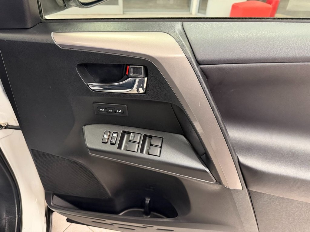 Used Toyota RAV4 2017 for sale - 77463887: Photo 16