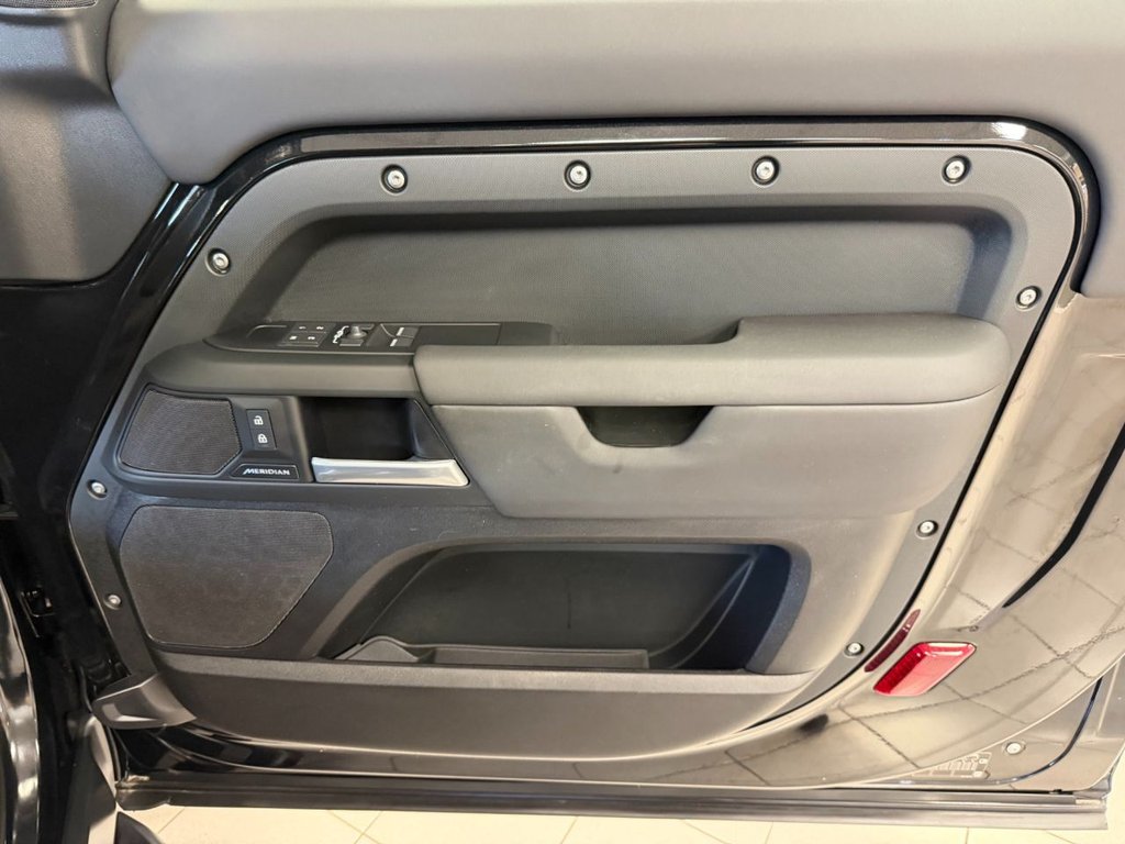 Used Land Rover Defender 2024 for sale - 78134324: Photo 21