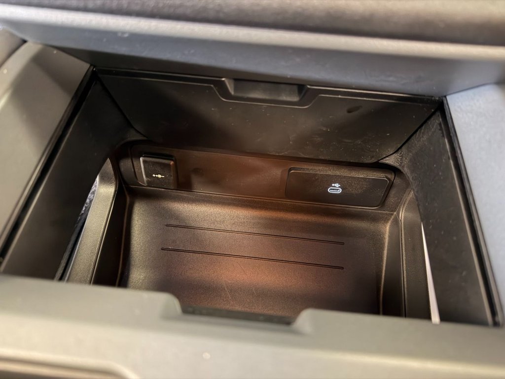 Used Land Rover Defender 2024 for sale - 78134324: Photo 30