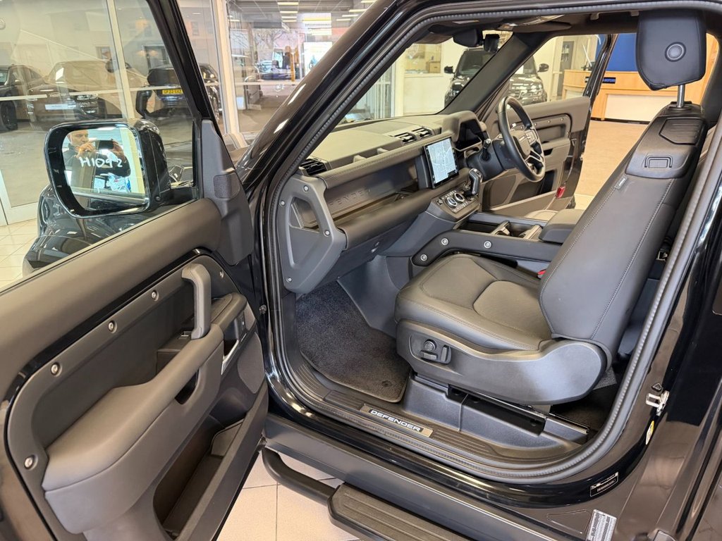 Used Land Rover Defender 2024 for sale - 78134324: Photo 35