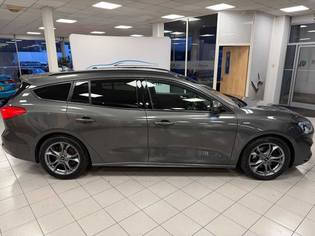 Used Ford Focus 2021 for sale - 77437360: Photo 9