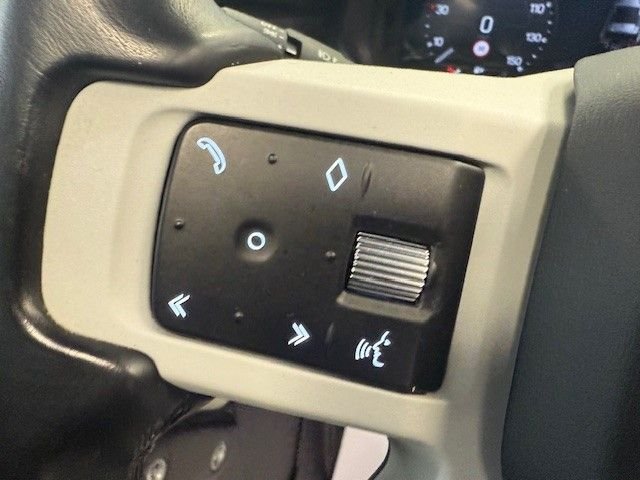 Used Land Rover Defender 2022 for sale - 76569977: Photo 13