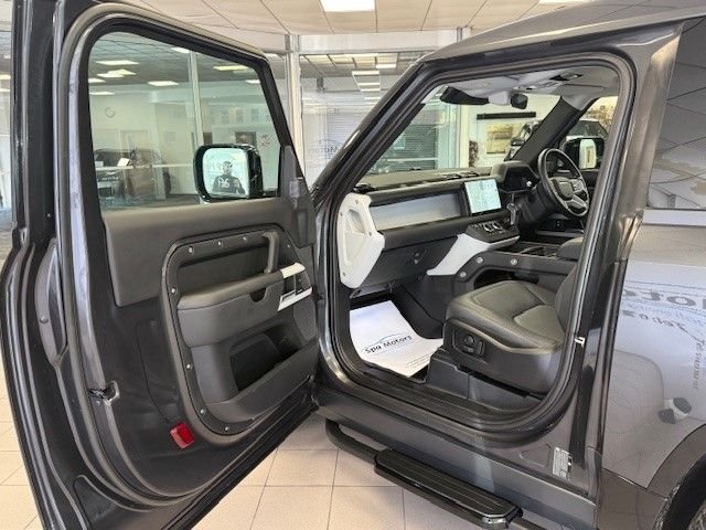 Used Land Rover Defender 2022 for sale - 76569977: Photo 17