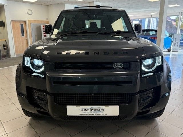 Used Land Rover Defender 2022 for sale - 76569977: Photo 2