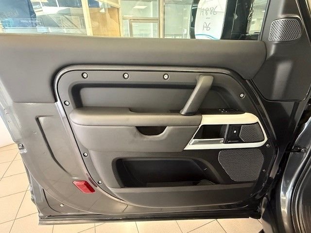 Used Land Rover Defender 2022 for sale - 76569977: Photo 22