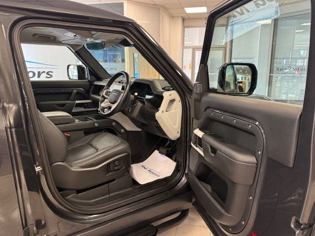 Used Land Rover Defender 2022 for sale - 76569977: Photo 8