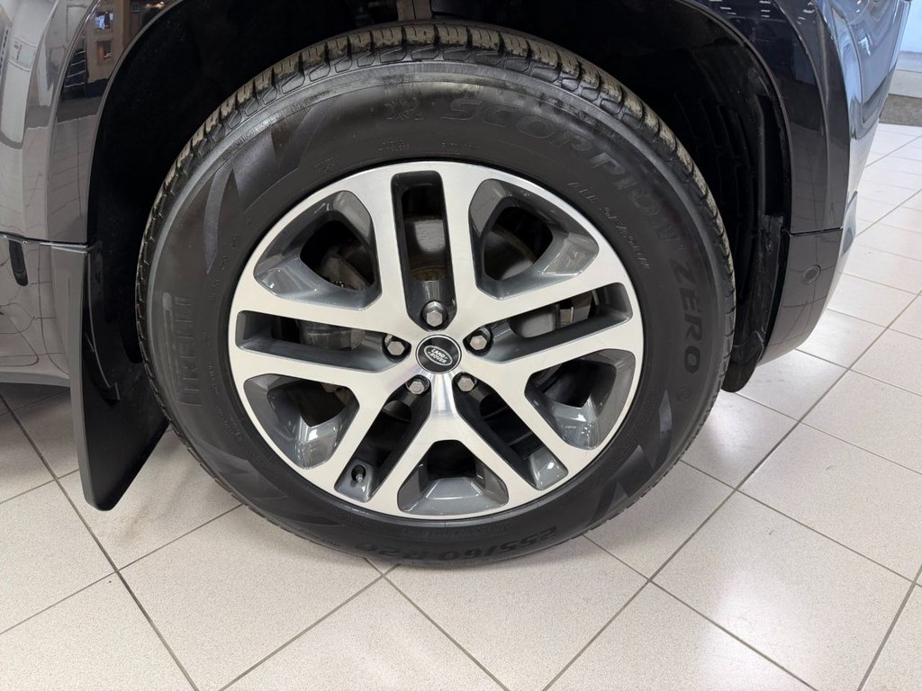 Used Land Rover Defender 2022 for sale - 77642225: Photo 11