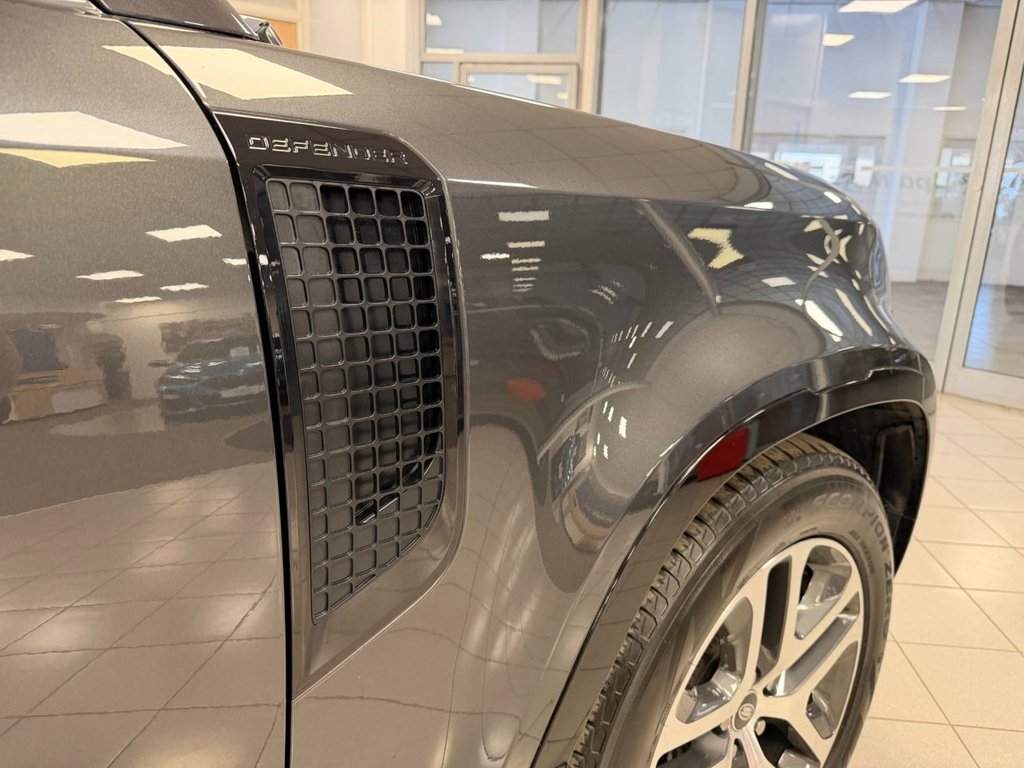 Used Land Rover Defender 2022 for sale - 77642225: Photo 12