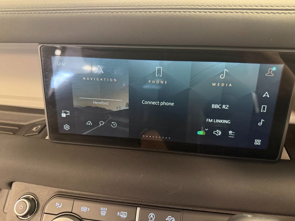 Used Land Rover Defender 2022 for sale - 77642225: Photo 24