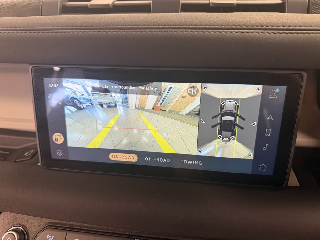 Used Land Rover Defender 2022 for sale - 77642225: Photo 25