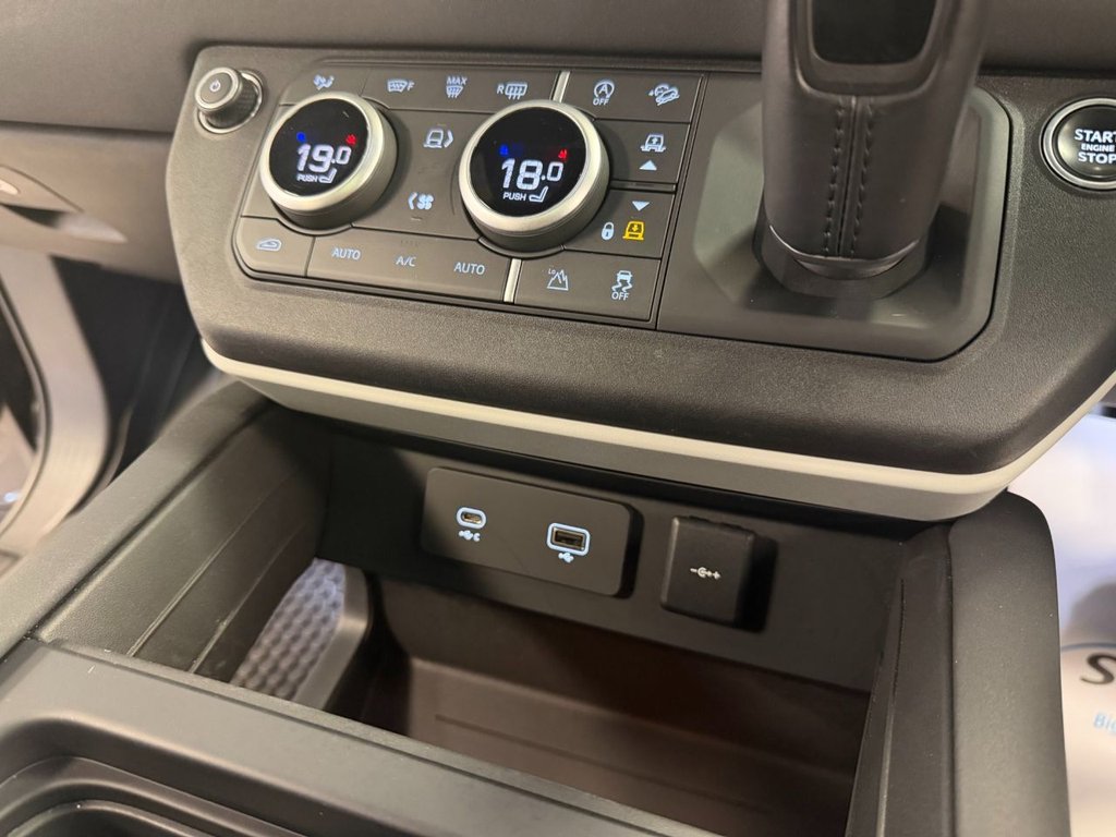 Used Land Rover Defender 2022 for sale - 77642225: Photo 29