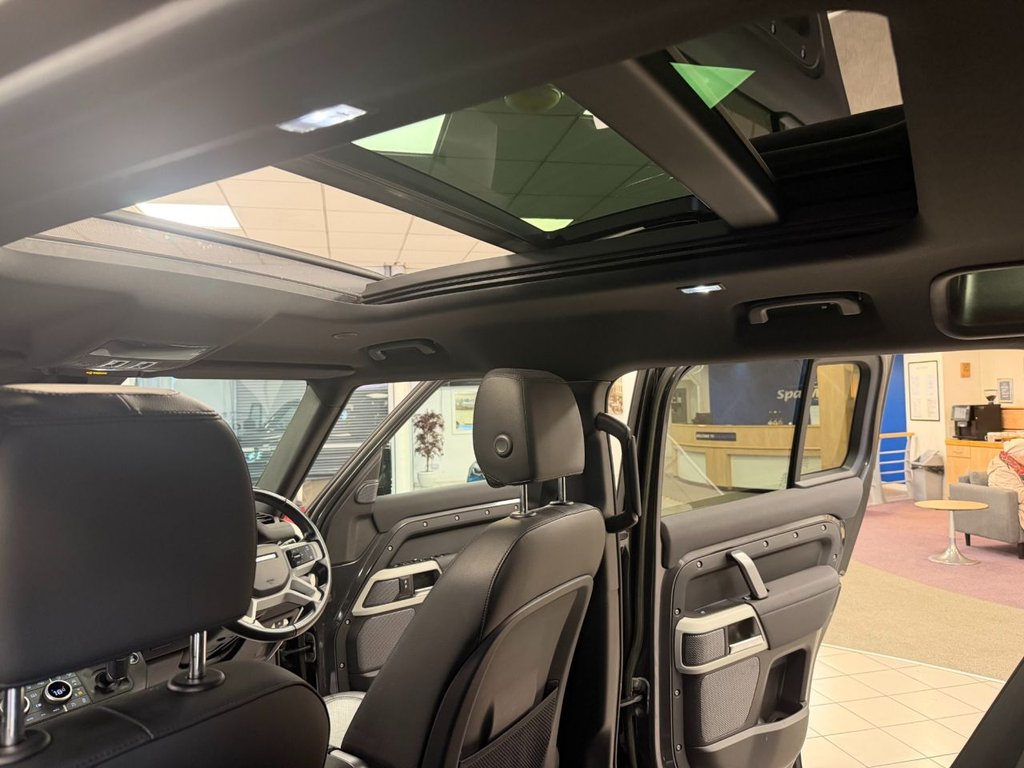 Used Land Rover Defender 2022 for sale - 77642225: Photo 38