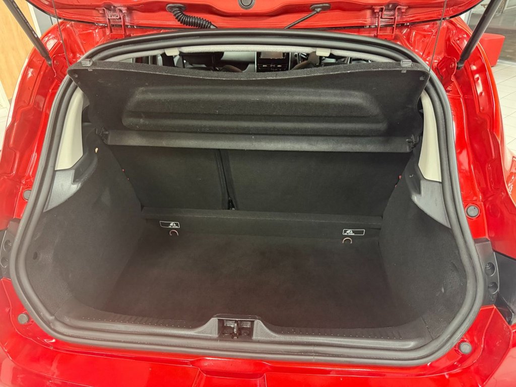 Used Renault Clio 2015 for sale - 76973697: Photo 24