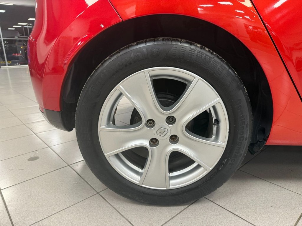 Used Renault Clio 2015 for sale - 76973697: Photo 25