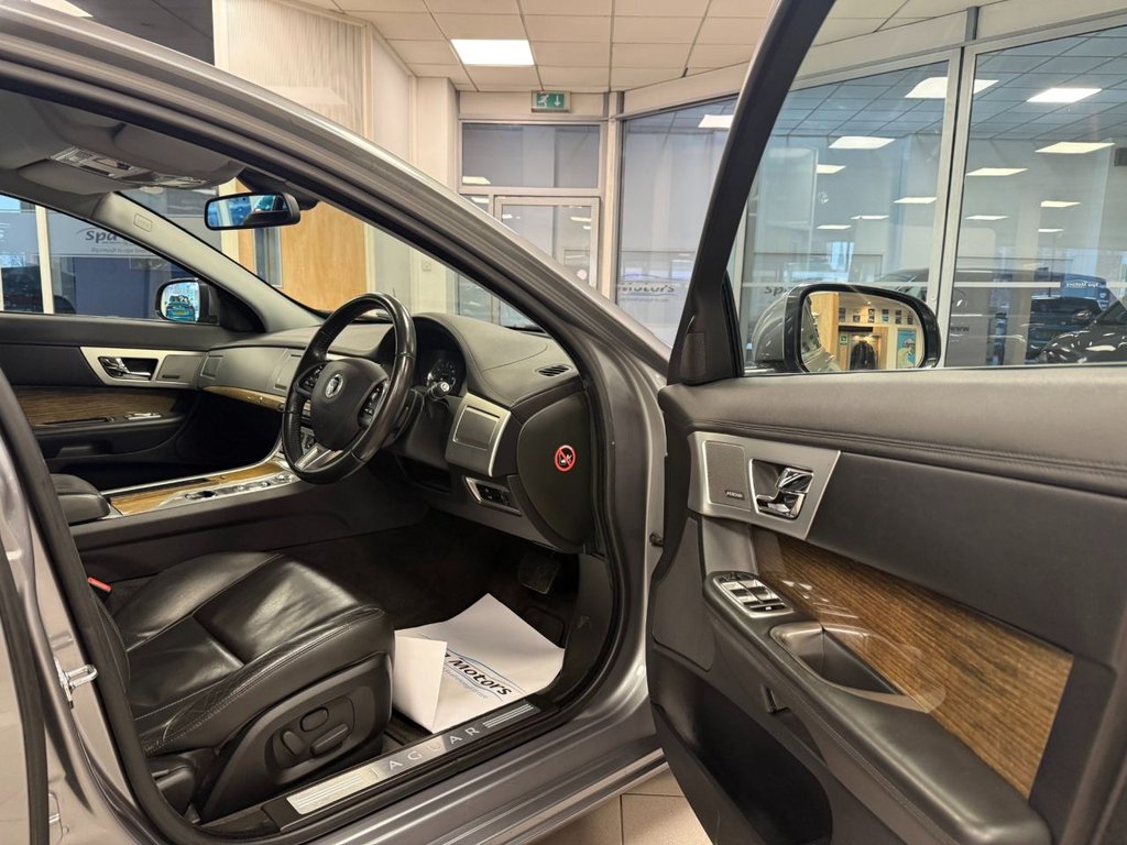 Used Jaguar XF 2013 for sale - 77422647: Photo 8