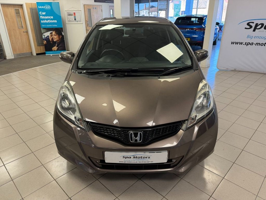 Used Honda Jazz 2014 for sale - 77936506: Photo 2