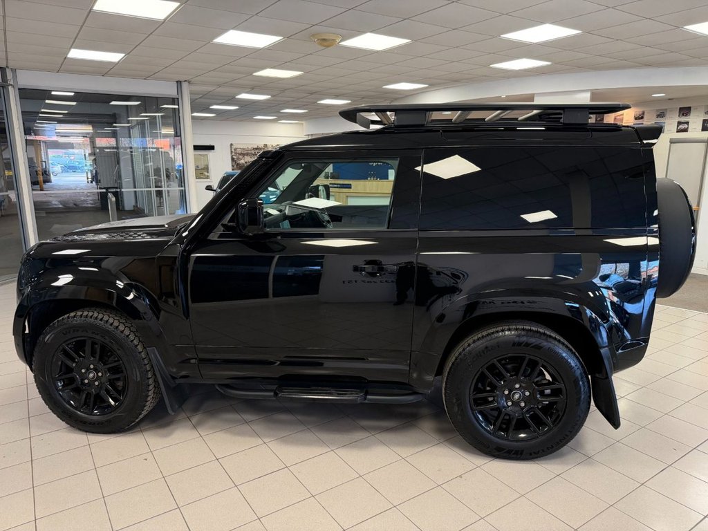 Used Land Rover Defender 2023 for sale - 77952287: Photo 4