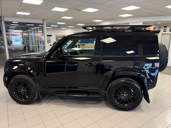 Used Land Rover Defender 2023 for sale - 77952287: Photo