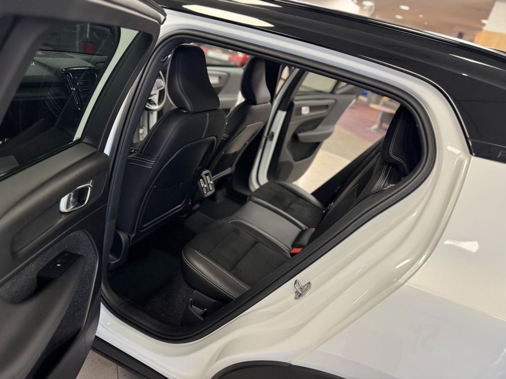 Used Volvo XC40 2018 for sale - 76118687: Photo 32
