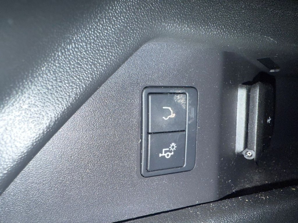 Used Land Rover Discovery Sport 2023 for sale - 77697952: Photo 31