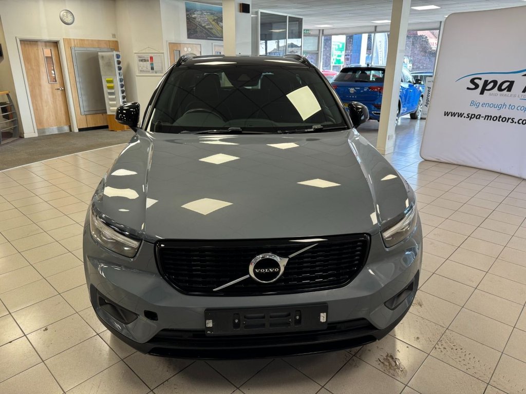 Used Volvo XC40 2021 for sale - 76784236: Photo 2