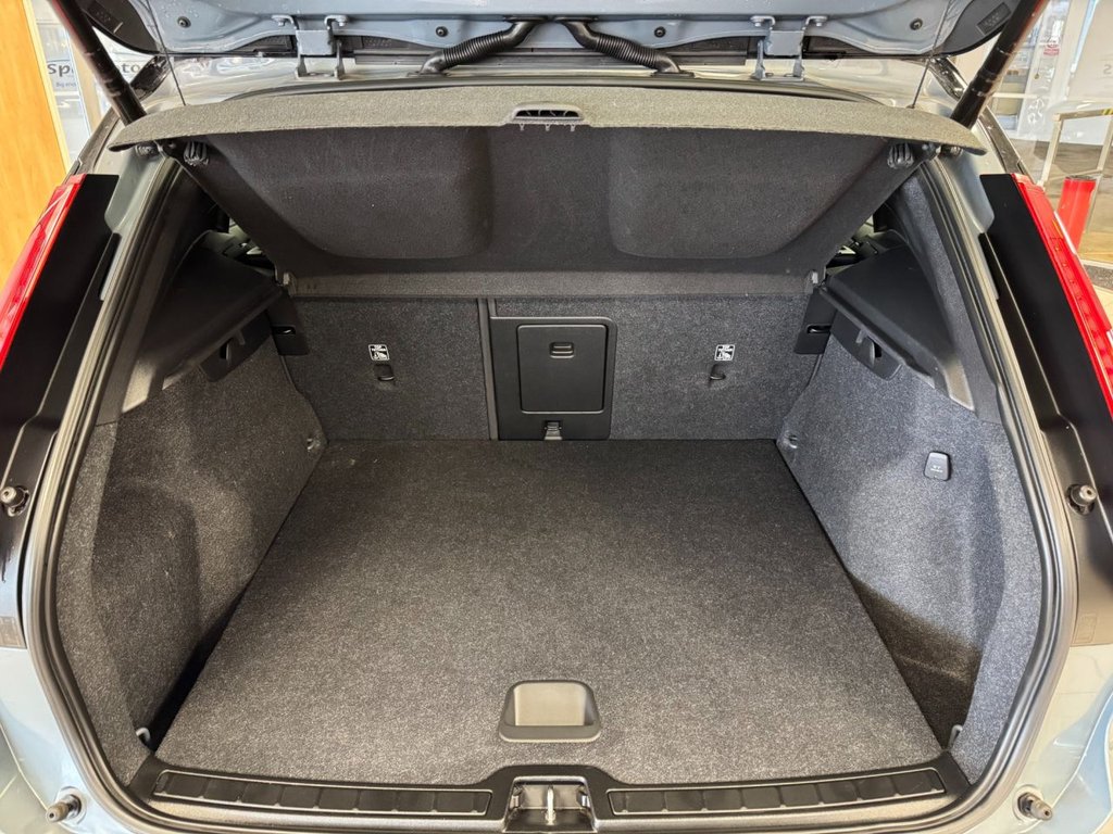 Used Volvo XC40 2021 for sale - 76784236: Photo 7