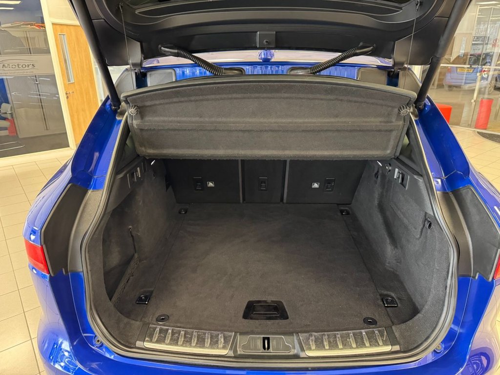 Used Jaguar F-Pace 2018 for sale - 77048996: Photo 9