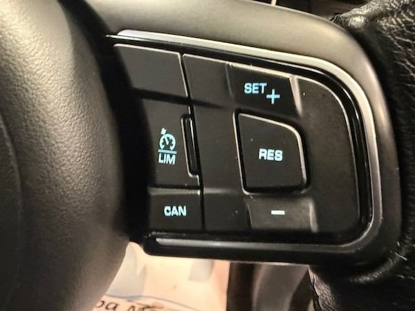 Used Jaguar E-Pace 2018 for sale - 76056955: Photo 15