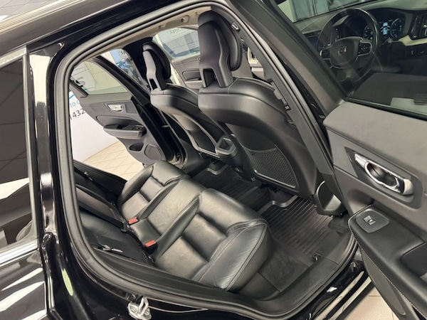 Used Volvo XC60 2017 for sale - 76163608: Photo 25