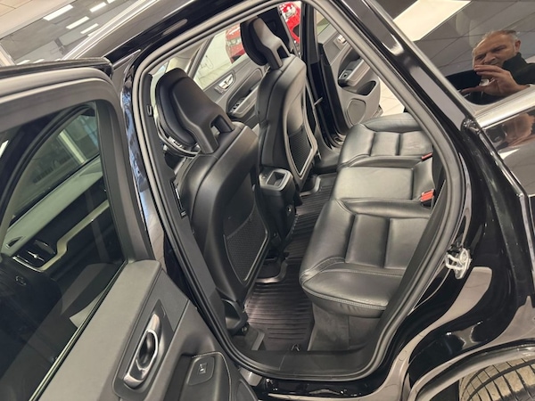 Used Volvo XC60 2017 for sale - 76163608: Photo 28