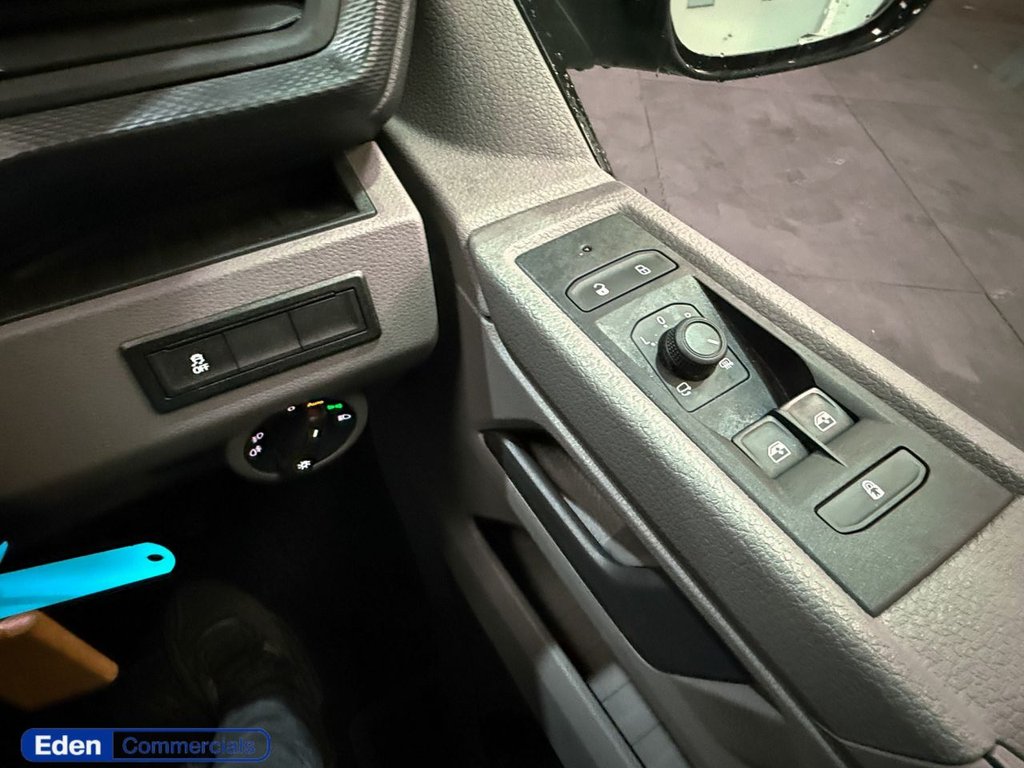 Used Volkswagen Transporter 2023 for sale - 77498523: Photo 30