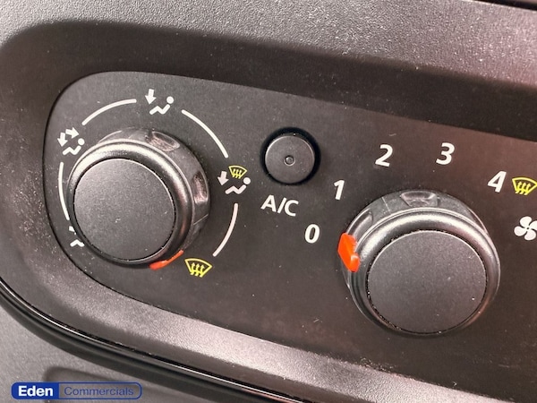 Used Vauxhall Vivaro 2015 for sale - 76173376: Photo 22