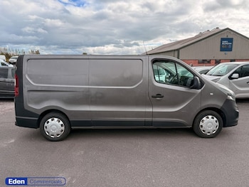 Used Vauxhall Vivaro 2015 for sale - 76173376: Photo 2