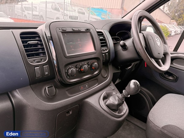 Used Vauxhall Vivaro 2015 for sale - 76173376: Photo 3