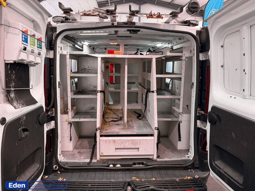 Used Vauxhall Vivaro 2017 for sale - 76361641: Photo 4