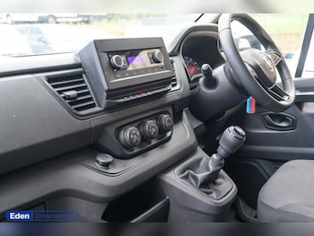 Used Renault Trafic 2023 for sale - 77038002: Photo