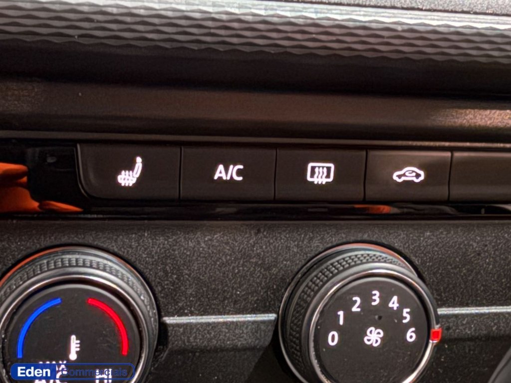 Used Volkswagen Transporter 2023 for sale - 77360063: Photo 24