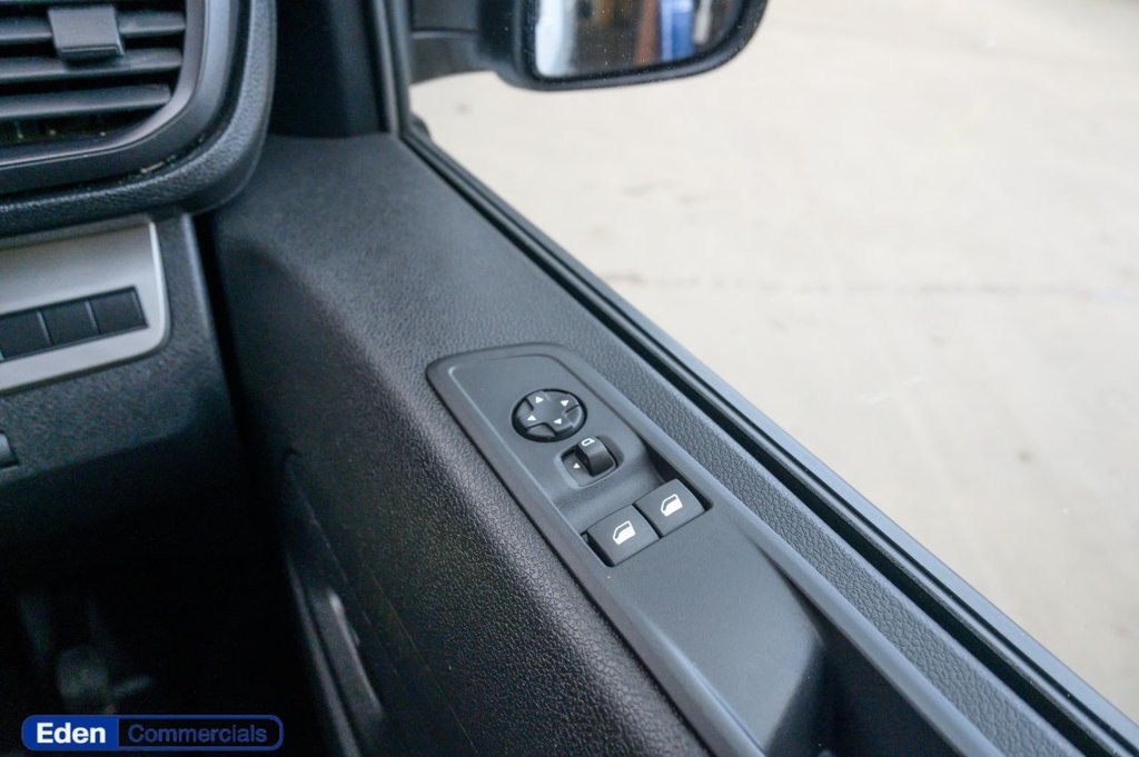 Used Vauxhall Vivaro 2024 for sale - 76923202: Photo 16