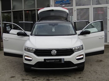 Used Volkswagen T-Roc 2019 for sale - 76509511: Photo
