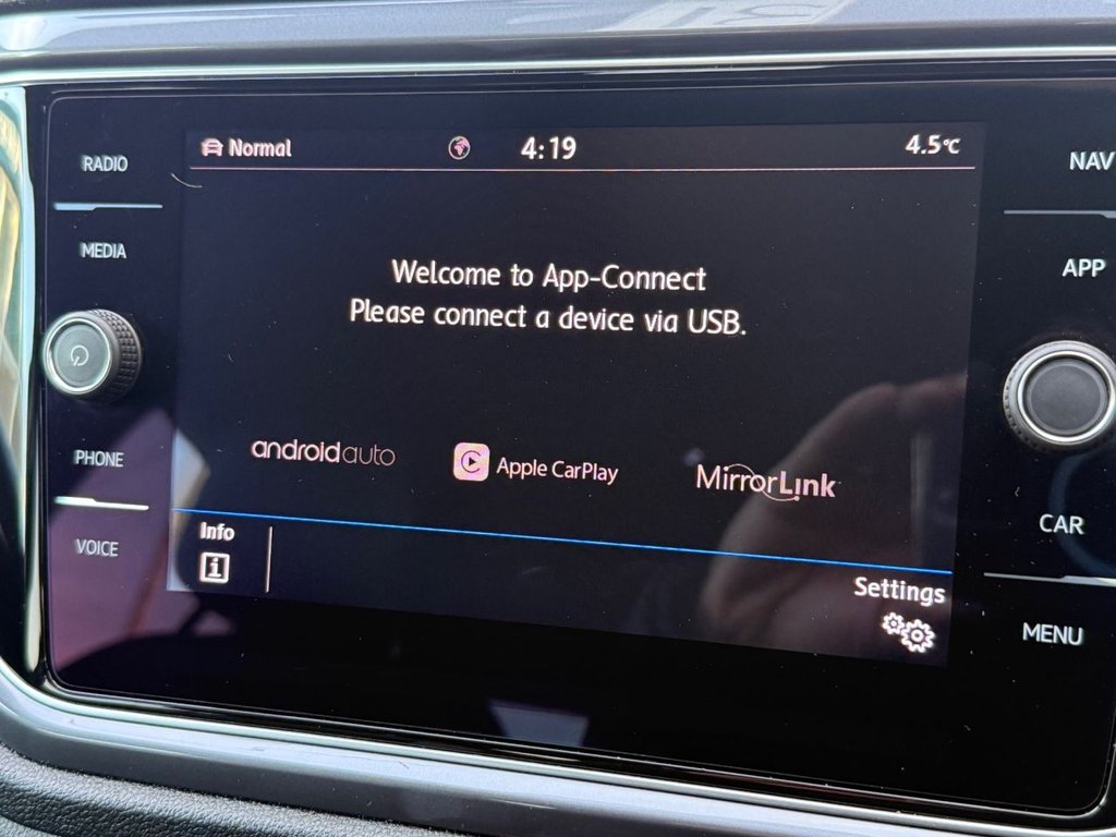 Used Volkswagen T-Roc 2019 for sale - 76840876: Photo 33