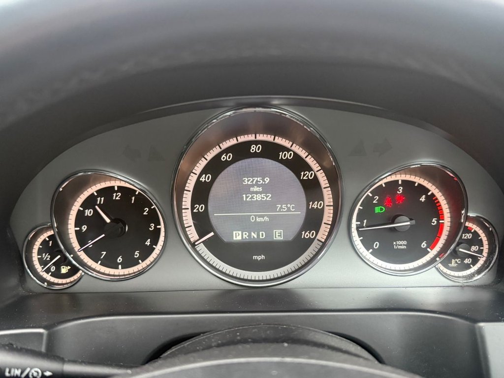 Used Mercedes-Benz E Class 2011 for sale - 77341519: Photo 34