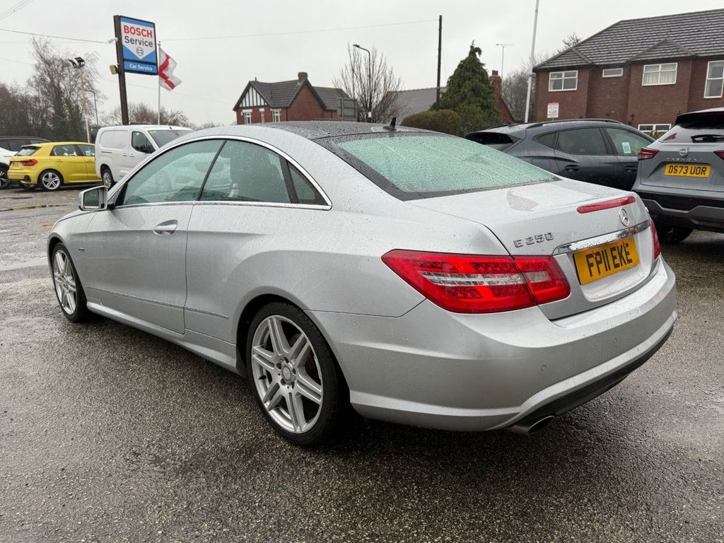 Used Mercedes-Benz E Class 2011 for sale - 77341519: Photo 8