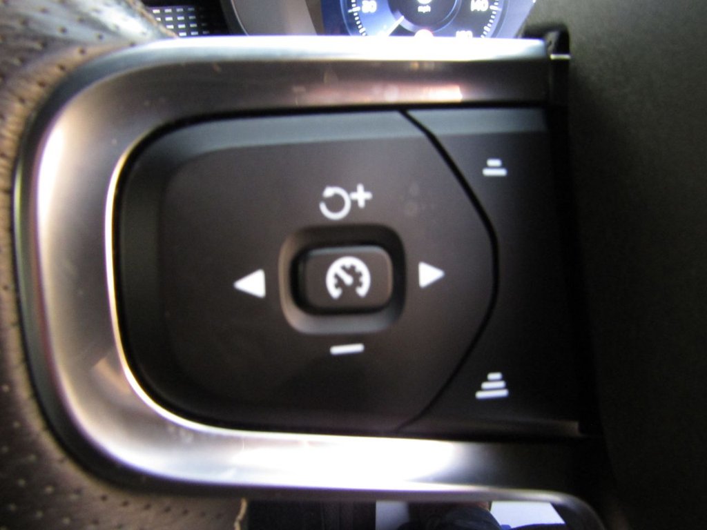 Used Volvo XC40 2021 for sale - 76582580: Photo 30