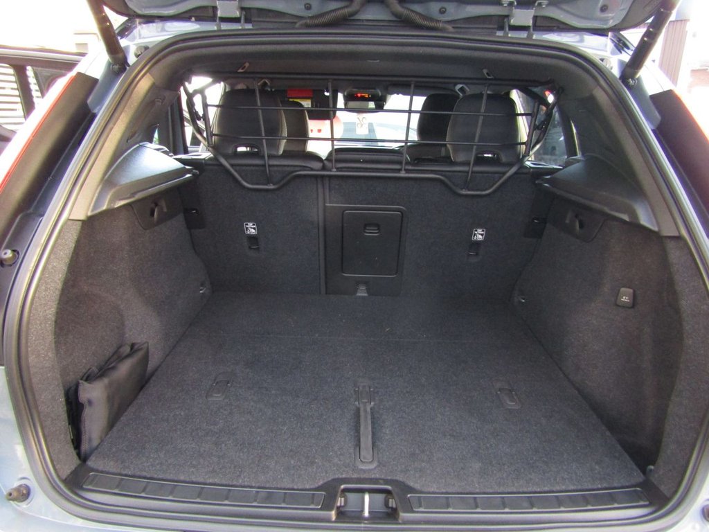 Used Volvo XC40 2021 for sale - 76582580: Photo 31