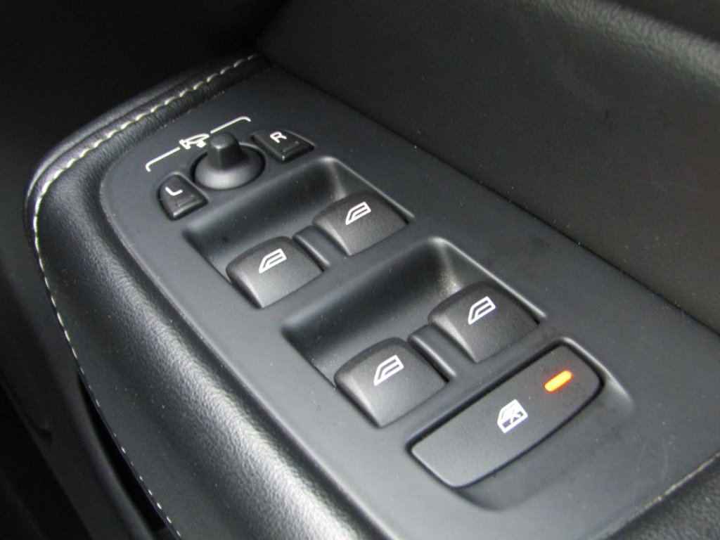 Used Volvo XC60 2018 for sale - 76356385: Photo 44
