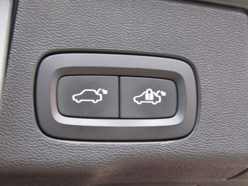 Used Volvo XC60 2018 for sale - 76356385: Photo 45