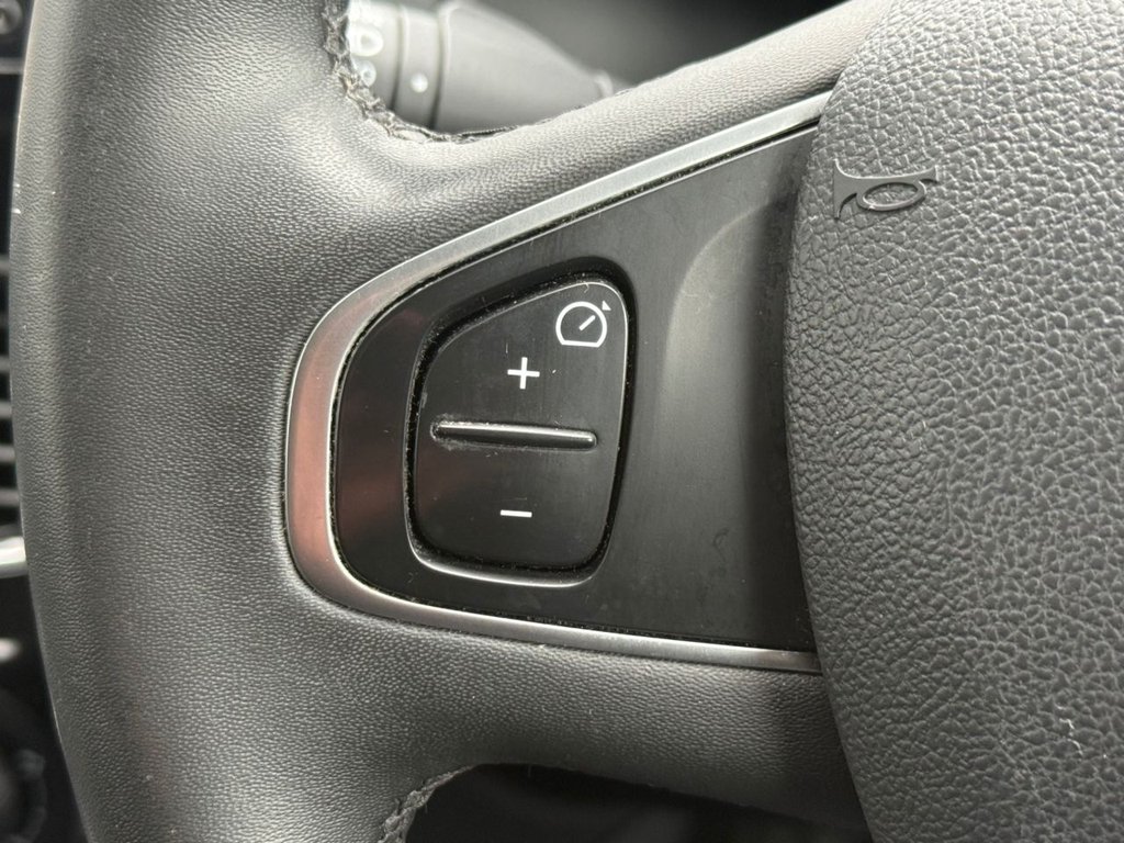 Used Renault Clio 2018 for sale - 77849848: Photo 35