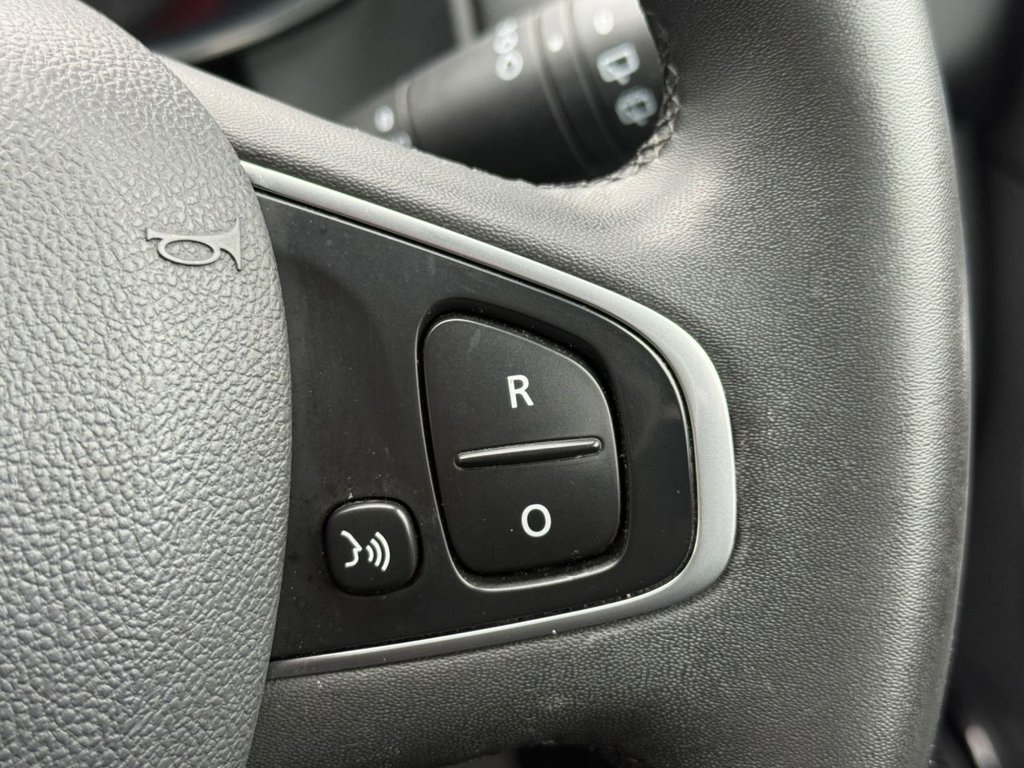 Used Renault Clio 2018 for sale - 77849848: Photo 40